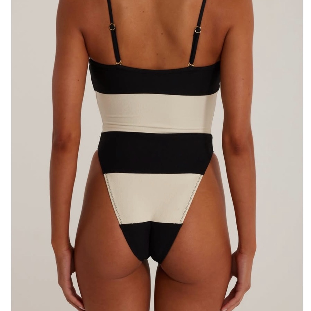 Same One Piece - image 6